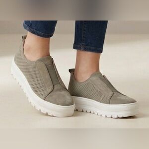 Good Choice Aria Perforated Sneakers, Size 39